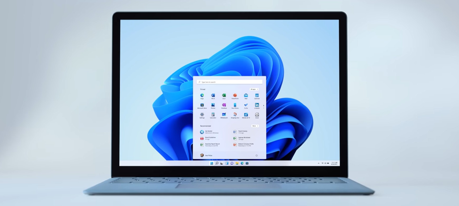 Original taskbar and Start menu when Windows 11 launched in 2021