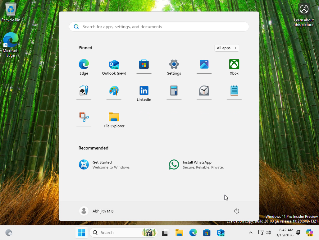 终于看到桌面，但仍显示 WhatsApp 广告
