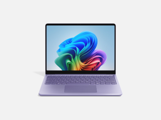 A front view of a Surface Laptop in the color Violet.
