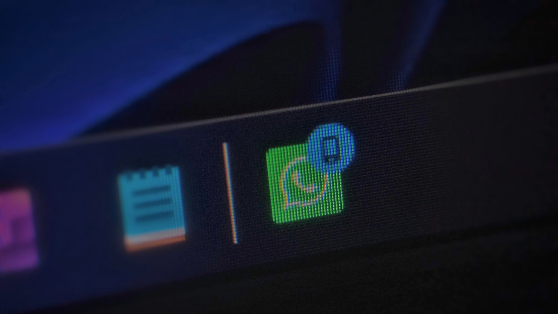 Phone icon on top of WhatsApp logo signaling to Continue on this PC