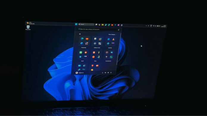 立即解锁 Windows 11 可移动任务栏、可调整大小的开始菜单和无 Bing 搜索。