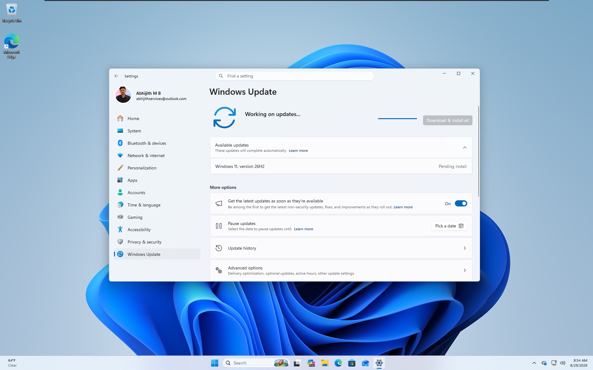 Downloading Windows 11 26H2 update
