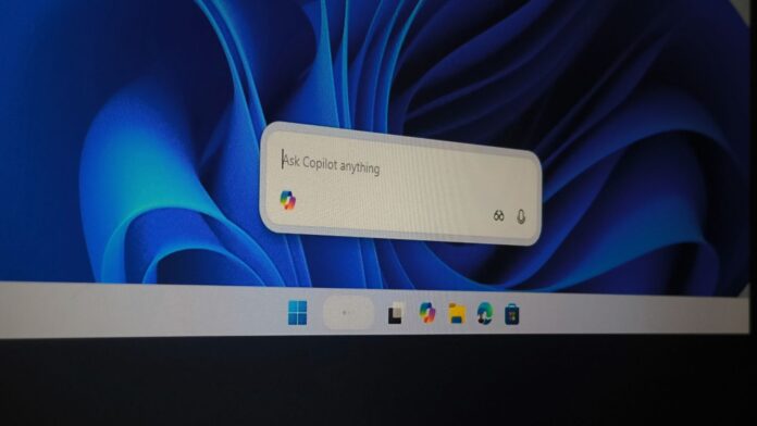 Windows 11 任务栏上的 Ask Copilot 浮动搜索框，微软已暂时将其禁用