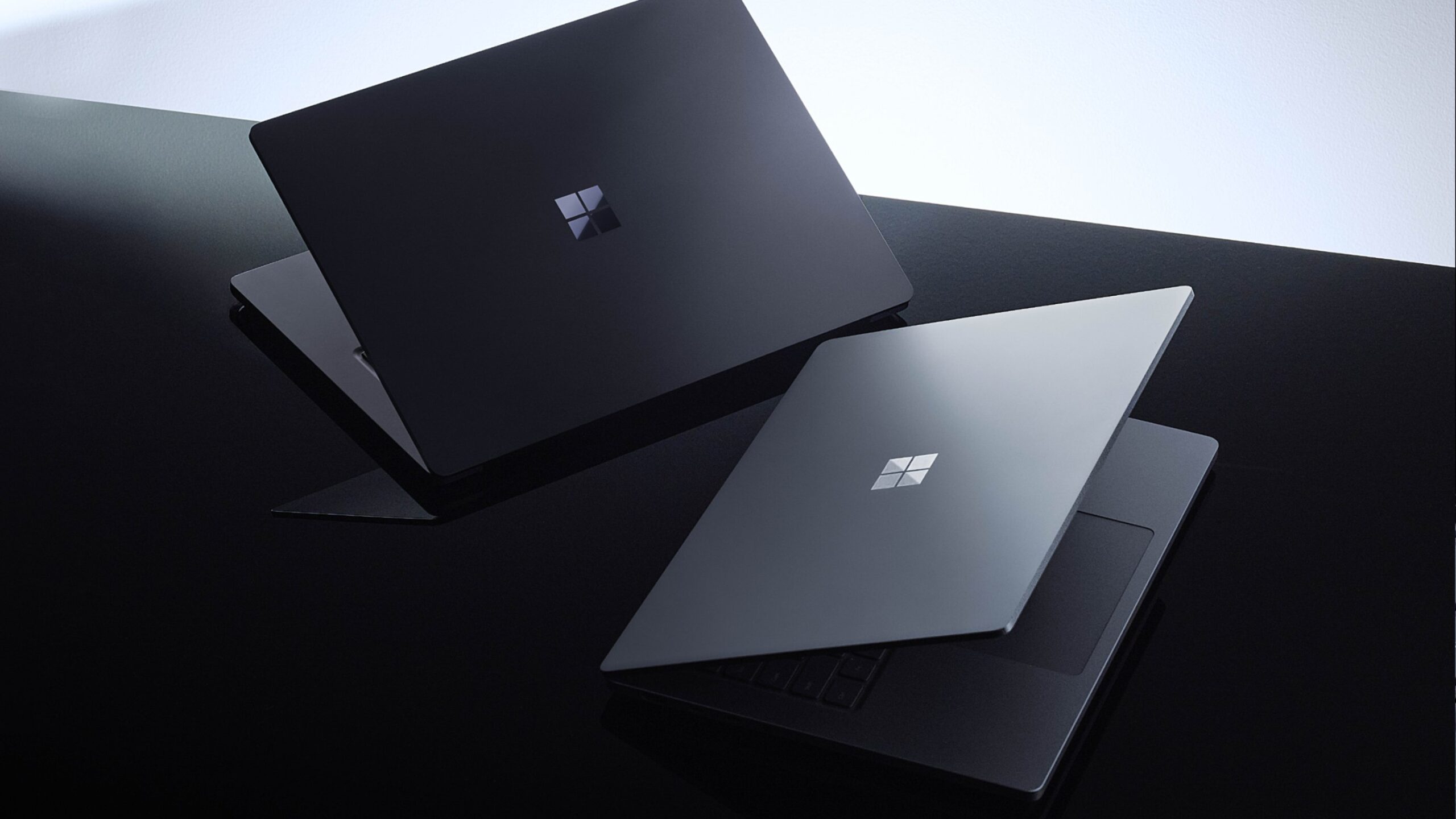 微软正式发布 Surface Laptop Ultra